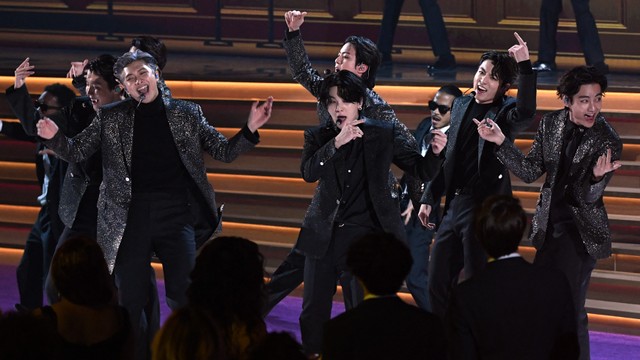 BTS di Grammy Awards 2022. Foto: Valerie Macon/AFP