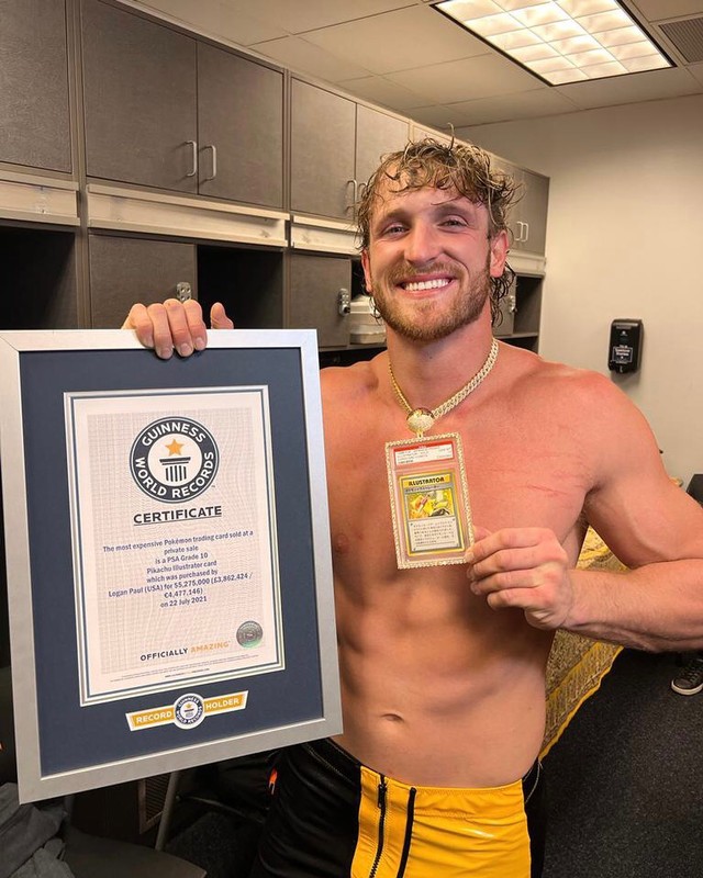 Logan Paul dapat sertifikat Guinness World Records. Foto: Instagram/@guinnessworldrecords