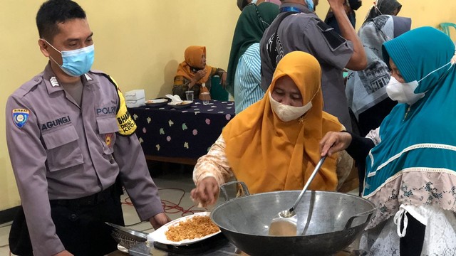 Mengenal Polisi Bawang di Nganjuk yang Telurkan Usaha Mbok Yati (30063)