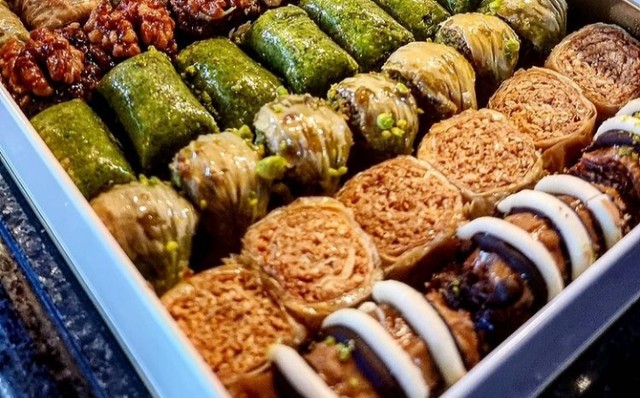 Ilustrasi oleh-oleh khas Turki Foto: Instagram/ @mardinbaklava