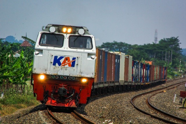 Kereta Api Angkutan Barang. Foto: Dok. KAI