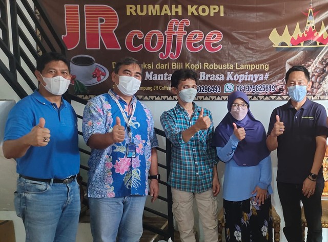 Salah satu UMK binaan Telkom, JR Coffee yang berkembang berkat pendampingan digitalisasi. Foto: dok. Telkom Indonesia