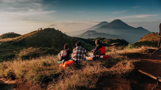 Ilustrasi artikel Pesona Wisata Batu Angkruk Dieng dan Sekitarnya. Sumber: unsplash.com/Andri Hermawan