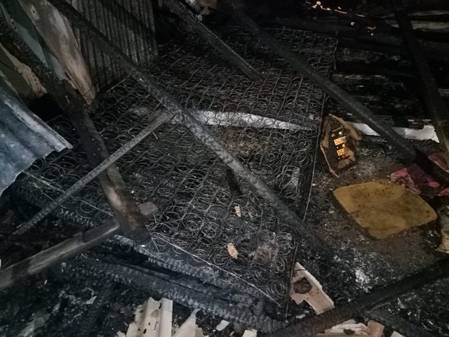 Gudang percetakan milik UD Tiga Seruni, Kota Singaraja, Kabupaten Buleleng, Bali, terbakar pada Senin (4/4/2022). Foto: Dok. Istimewa