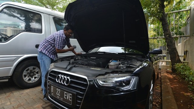 Pelat nomor di mobil Audi yang dilelang KPK. Foto: ANTARA PHOTO/Wahyu Putro