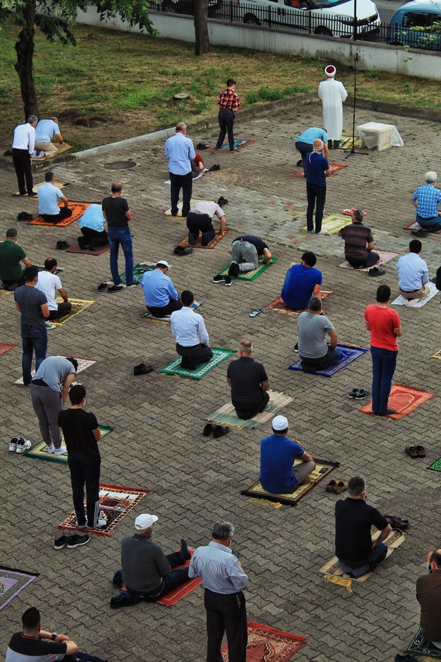 Ilustrasi tata cara sholat ied Idul Fitri, sumber foto beytlik dari Pexels