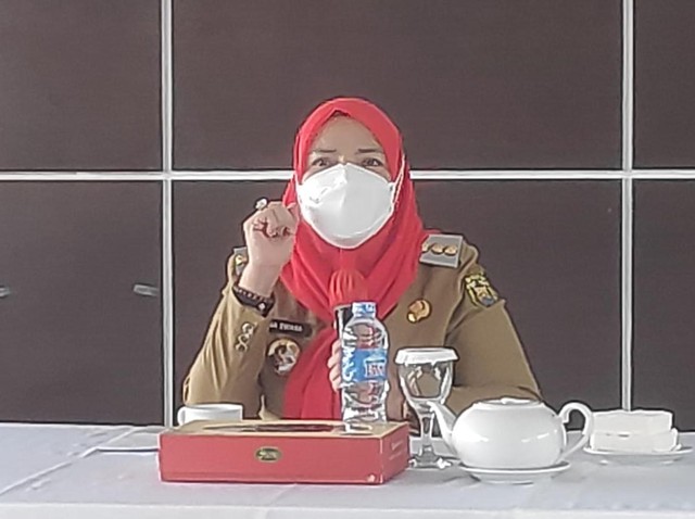 Wali Kota Bandar Lampung Eva Dwiana saat gelar dialog bersama awak media, Selasa (1/3) | Foto : Sidik Aryono/Lampung Geh