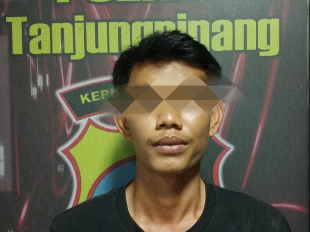 Anti Rugi Diselingkuhi, Pria Ini Rampas iPhone dan Dompet Pacarnya (44155)
