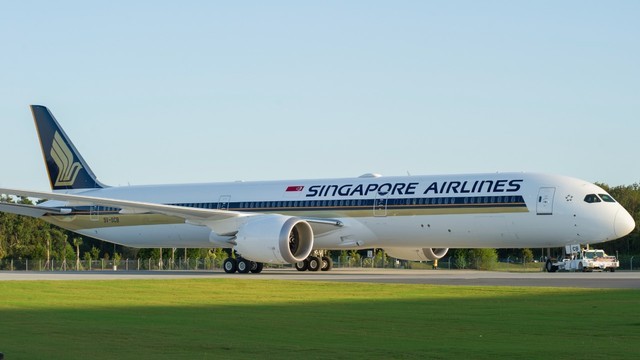 Penerbangan Internasional sepert Singapore Airlines sudah mulai melakukan penerbangan ke Bali - IST