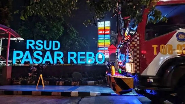 Ilustrasi RSUD Pasar Rebo, Jakarta, Rabu (9/3/2022) malam. Foto: Instagram/@humasjakfire