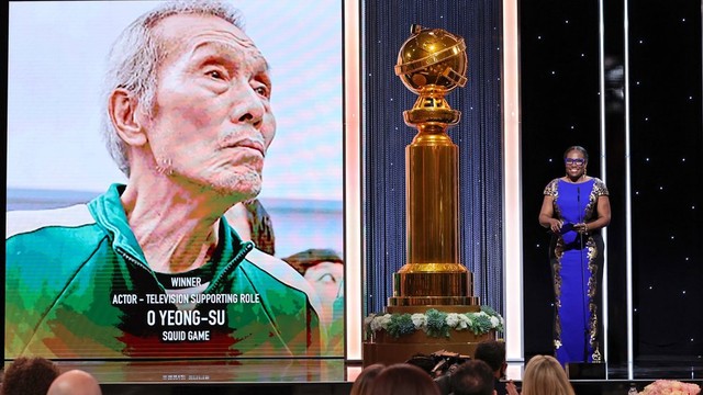 Pemeran Squid Game O Yeong-su tampil sebagai pemenang Golden Globe 2022 untuk katagori aktor pendukung terbaik serial TV.