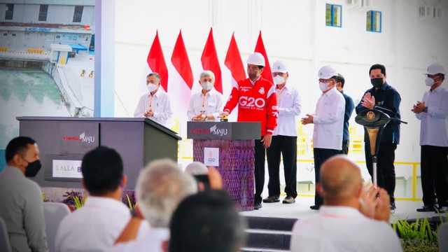 Presiden Republik Indonesia, Joko Widodo (Jokowi) meresmikan Poso Energy, unit pembangkit listrik tenaga air (PLTA) milik Kalla Group. Foto: kumparan