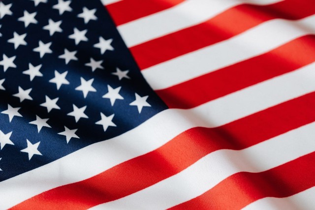 Foto Bendera Amerika. Foto oleh Yusuf Zidan Nasution dari Pexels