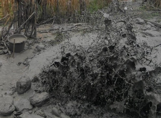 Semburan lumpur di Dusun Benteng, Kabupaten Mamuju Tengah, Sulawesi Barat. Foto: Dok. Istimewa