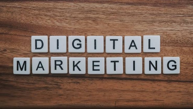 Digital marketing adalah salah satu teknik pemasaran yang memanfaatkan teknologi digital. Foto: Unsplash.com