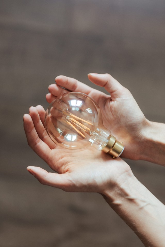 Ilustrais Lampu (Sumber: Pexels.com/Anete)