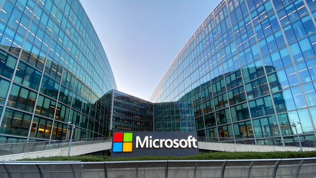 Kantor pusat Microsoft France di Issy les Moulineaux dekat Paris. Foto: JeanLucIchard/Shutterstock