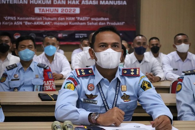 Kalapas Banyuwangi Wahyu Indarto mendampingi pembukaan orientasi CPNS, Senin (4/4/2022)