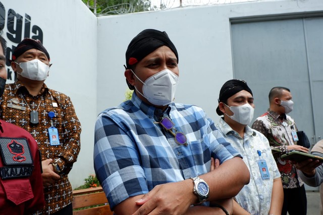 Wakil Menteri Hukum dan Hak Asasi Manusia (Wamenkumham) Edward Omar Sharif Hiariej mengunjungi  Lapas Kelas IIA Wirogunan Yogyakarta, Jumat (18/2) Foto: Arfiansyah Panji Purnandaru/kumparan