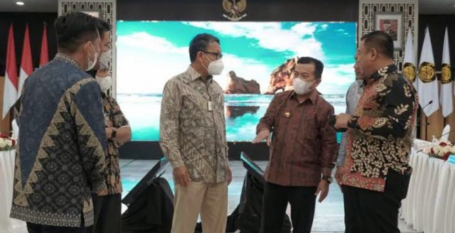 Pemprov Jambi dengan Kementrian ESDM RI telah sepakat untuk segera mengatur sumur masyarakat melalui regulasi, sehingga ke depannya tidak ada lagi sumur-sumur liar di Provinsi Jambi. Foto: Diskominfo Provinsi Jambi