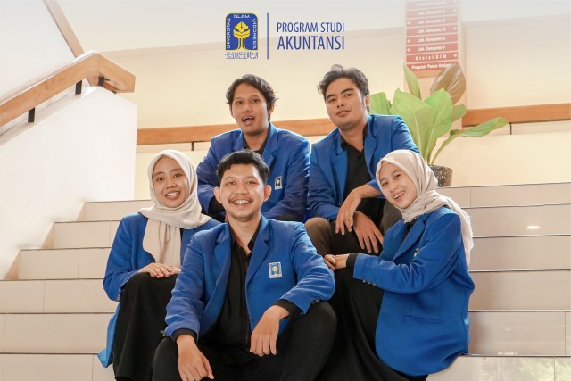 Tim Antares dari Program Studi Akuntansi, Universitas Islam Indonesia menjadi juara 1 ERPSim International Competition Asia Pacific Japan 2022. Foto: Dok. UII