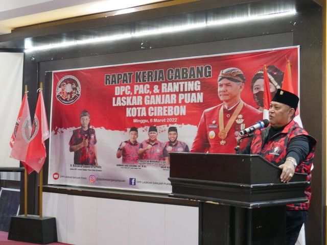 Ketua Dewan Pembina LGP, H Mochtar Mohamad saat menghadiri Rakercab di Kota Cirebon.(Juan)