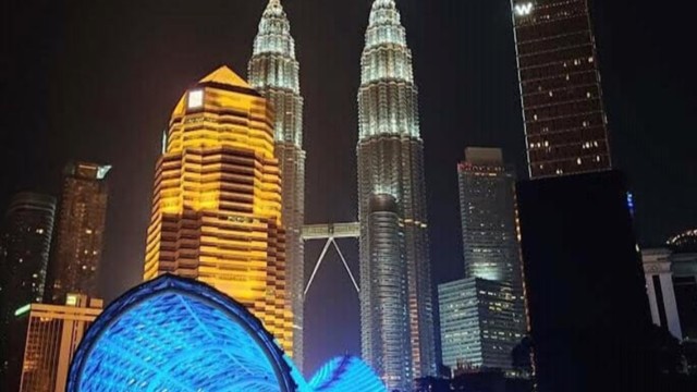 Menara Kembar Malaysia. Foto: instagram @santr_nation