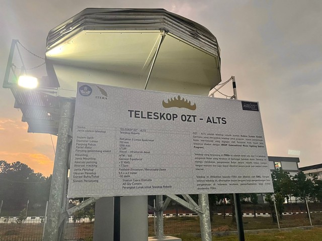 Teleskop AZT-ALTS | Foto: Roza Hariqo/Lampung Geh