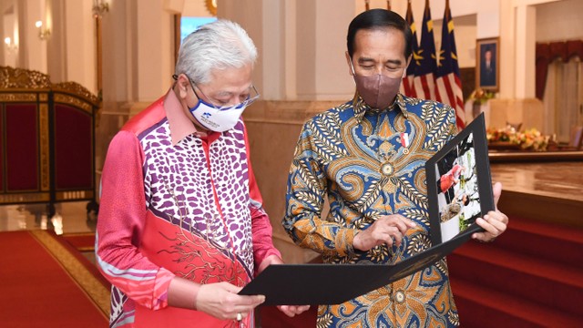 Presiden Republik Indonesia Joko Widodo Menerima Kunjungan Kerja PM Malaysia Ismail Sabri di Istana Merdeka, Jakarta, (1/4/2022). Foto: Lukas/Biro Pers Sekretariat Presiden