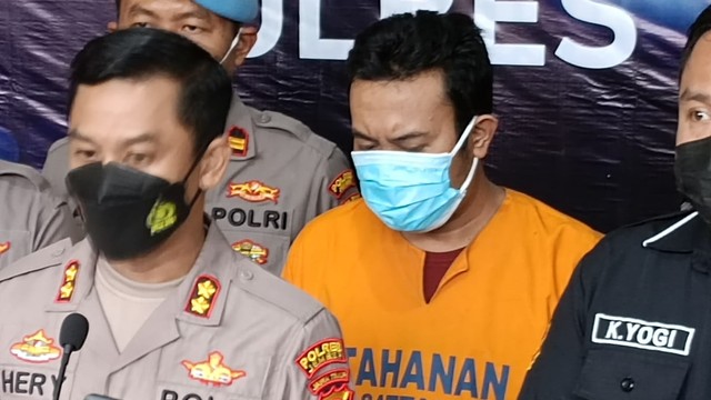 Polisi menetapkan Nurhasan, guru spiritual Tunggal Jati Nusantara sebagai tersangka ritual maut di Jember, Rabu (16/2/2022). Foto: Dok. Istimewa