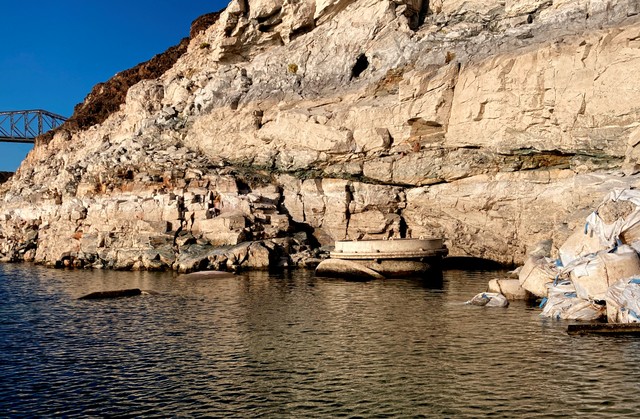 Penemuan jenazah di waduk Lake Mead akibat penurunan permukaan waduk. Foto: Southern Nevada Water Authority via AP