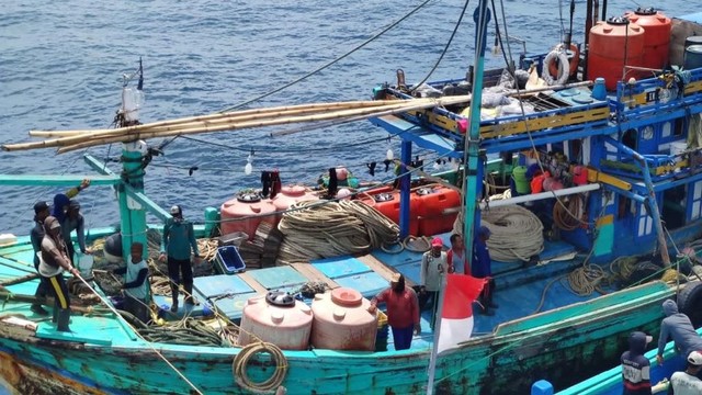 Kementerian Kelautan dan Perikanan (KKP) mengamankan kapal ilegal yang berlayar di Wilayah Pengelolaan Perikanan (WPP) Indonesia. Foto: Kementerian Kelautan dan Perikanan