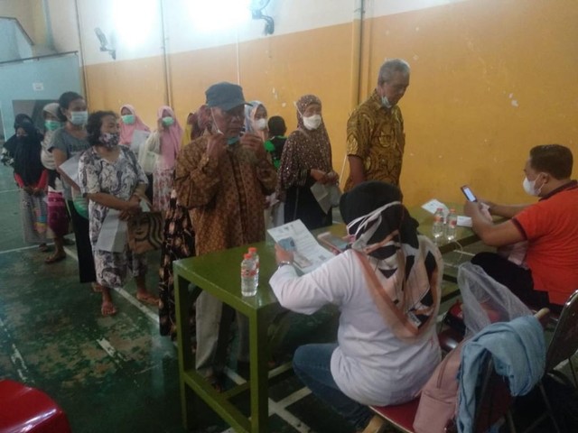Penyaluran BNPT di Surabaya yang dilakukan pada akhir Februari 2022. Foto: Diskominfo Surabaya
