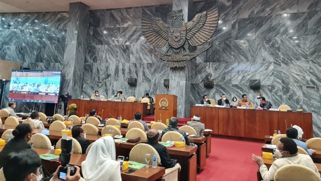 Rapat Gabungan Komisi IV, Komisi VI, dan Komisi VII DPR RI dengan Menteri Pertanian, Menteri Perindustrian, dan Menteri ESDM yang dibatalkan karena Menteri Perdagangan berhalangan hadir, Kamis (17/2). Foto: DPR RI