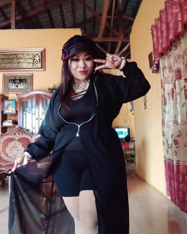 Tante Lala viral di TikTok. Foto: Instagram/@tantelala_punyacerita