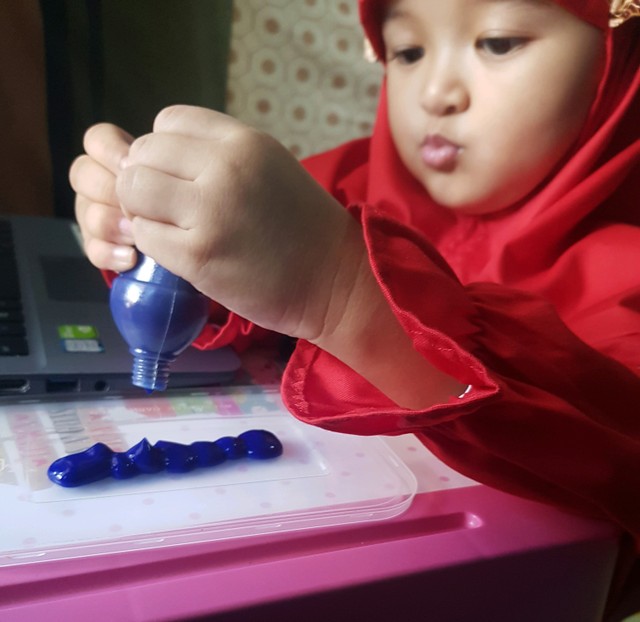 Berdasarkan fungsi hormon hipotalamus, orang tua harus atau guru membedakan pendekatan dalam mendidik atau membimbing anak laki-laki dan perempuan. Dok. Basra