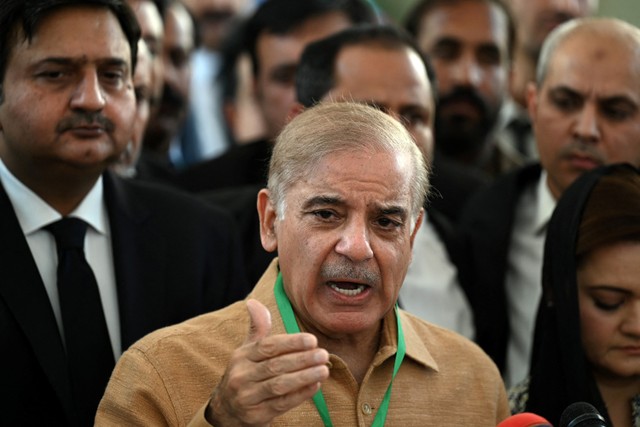 Ratusan Anggota Parlemen Pakistan Mundur Usai Pelantikan PM Shehbaz ...