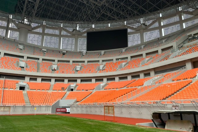 Jakarta International Stadium (JIS) Kamis (31/3/2022). Foto: Haya Syahira/kumparan