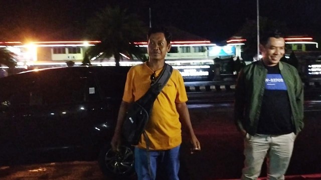 Paiman alias Tili saat berada di Alun-alun Sragen, Senin (21/02/2022) malam. FOTO: Dok Istimewa