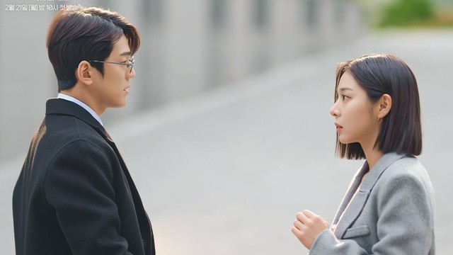 Drama Korea 'Business Proposal' yang tayang di SBS dan layanan streaming Netflix. Foto: Instagram/@sbsdrama.official