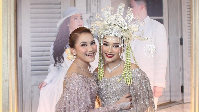 Ayu Ting Ting dan adiknya Syifa. Foto: Instagram/@ayutingting92