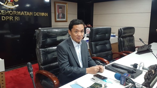 Wakil Ketua MKD DPR Habiburokhman saat konferensi pers, Selasa (12/4).  Foto: Jacko Ryan/kumparan