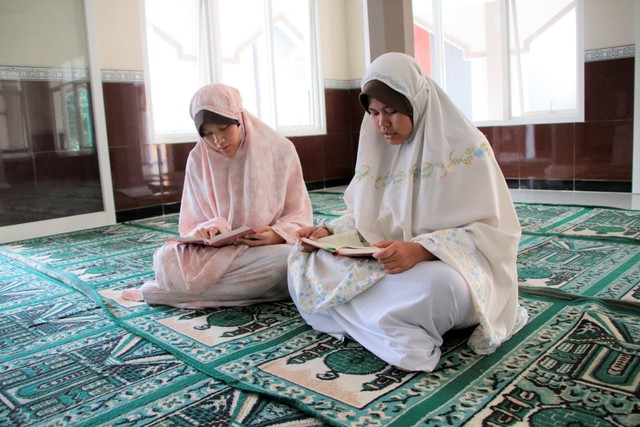 Pantun Tarawih, Foto: Unsplash/Ed Us