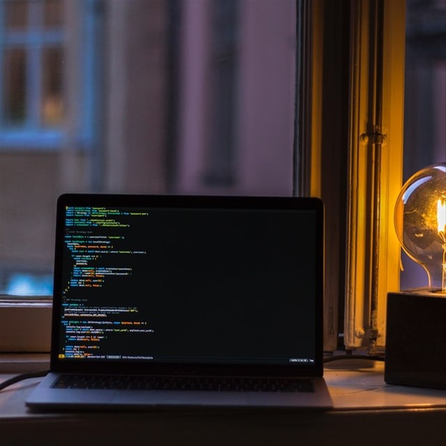 Ilustrasi coding. Foto: Oskar Yildiz/Unsplash