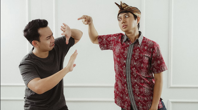 Ilustrasi kata-kata bijak sindiran halus untuk otang-orang yang menjengkelkan. Foto: unsplash.com/javaistan