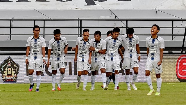 Pertandingan PERSELA Lamongan vs PSIS Semarang. Foto: Instagram/@liga1match