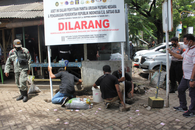 Satgas BLBI Sita Barang Jaminan Obligor Kaharudin Ongko, Rabu (23/2/2022). Foto: Satgas BLBI