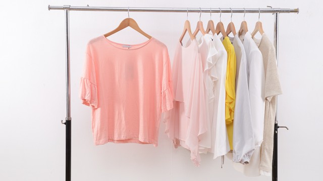 Ilustrasi warna baju yang sesuai undertone. Foto: fancy/Shutterstock