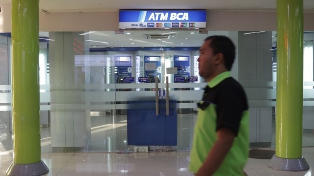 Ilustrasi ATM BCA. Foto: Fanny Kusumawardhani/kumparan
