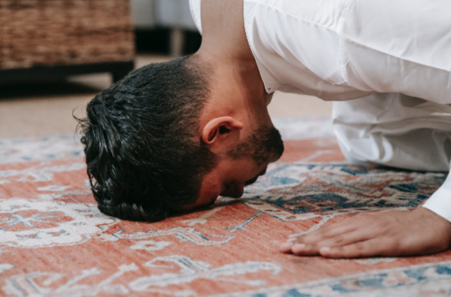 Ilustrasi Salat Tarawih. Sumber: Michael Burrows/Pexels.com